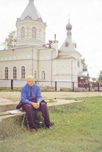 У церкви Иверской иконы Божией Матери Рыбинск, 2005 г.