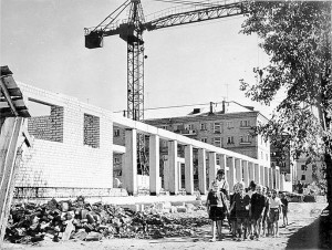 Строительство дома на пр.Ленина с магазином «Книжный мир», 1965 г.