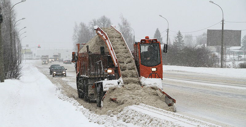 Уборка снега в Рыбинске ведется круглосуточно