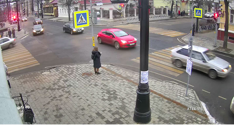 Центральную улицу Рыбинска захламили рекламой