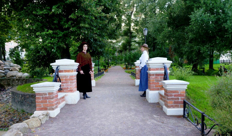 В Рыбинске повторили старинное фото из Карякинского сада