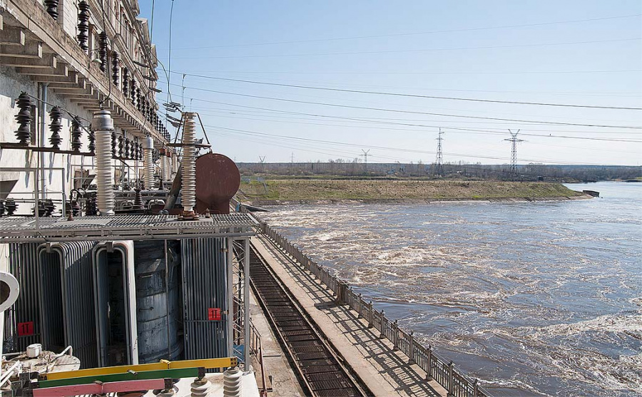 Рыбинская ГЭС увеличила сброс воды