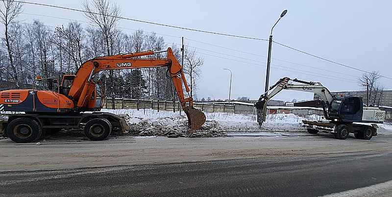 В Рыбинске из-за коммунальной аварии перекрыта дорога