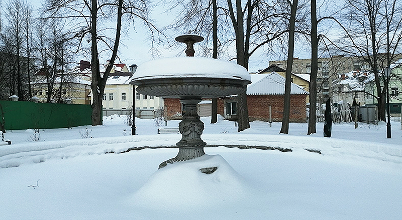 Начинается реставрация фонтана в Карякинском саду