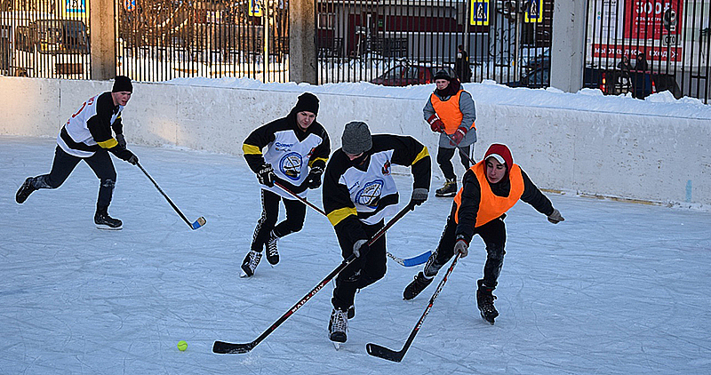В Рыбинске проходит турнир по хоккею среди дворовых команд