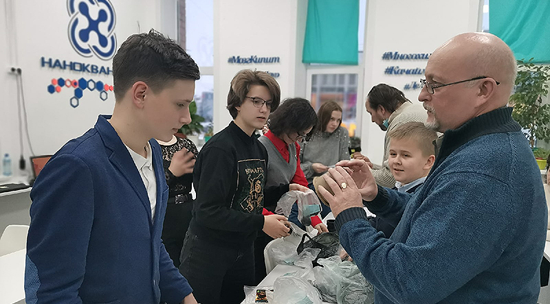 В Рыбинске ученики Кванториума решают задачи для промышленников