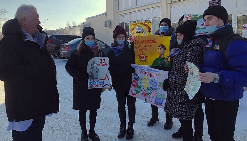 Дети поздравили медиков Рыбинска с наступающими праздниками