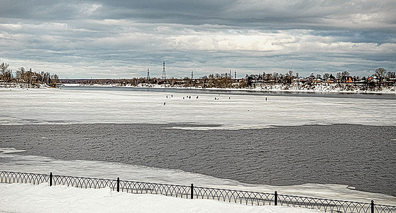 Запрет выхода на лед на рыбинском водохранилище. Шексна Пристань лед. Рыбинский лед летом. Запрет выхода на лед 2024 Рыбинское водохранилища. Выход на лед в Сестрорецке.
