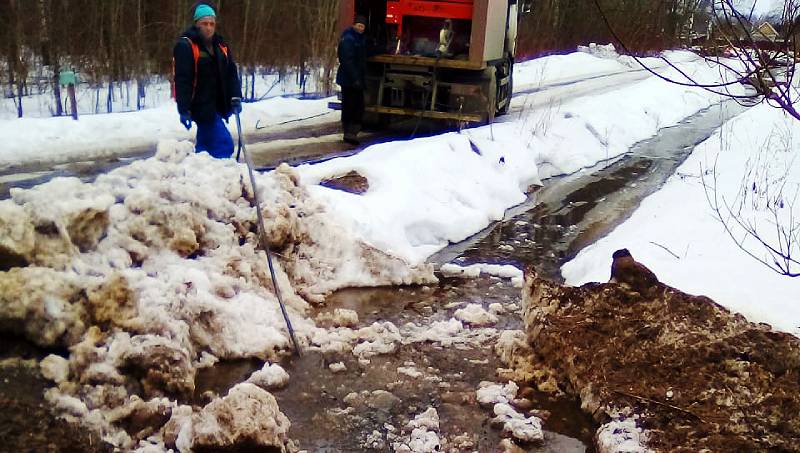 Водосточные канавы и ливневки чистят в частном секторе Рыбинска