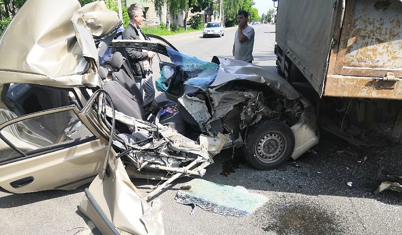 В Рыбинске водитель выжил в страшной аварии
