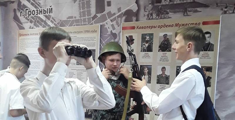 Юнармейцы побывали в музее полиции Рыбинска