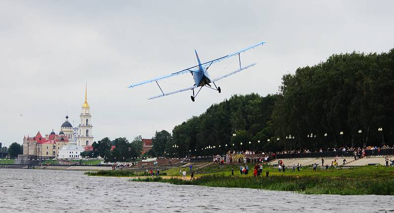Водно-воздушный праздник в День города Рыбинска