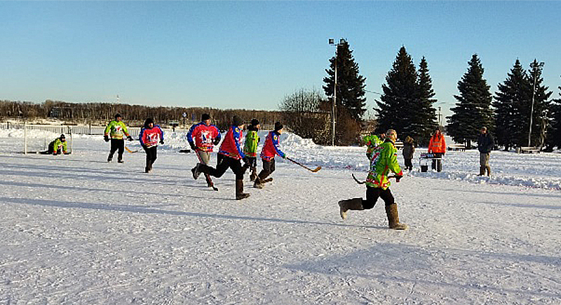 В Рыбинске прошли матчи по хоккею в валенках