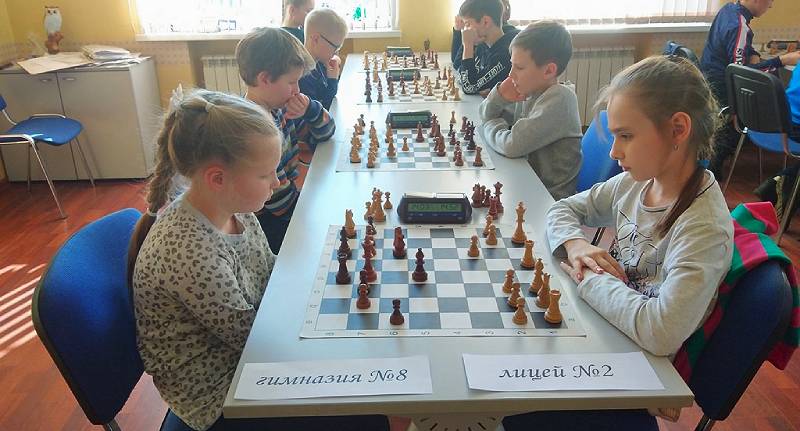 Школьники Рыбинска сразились в шахматы