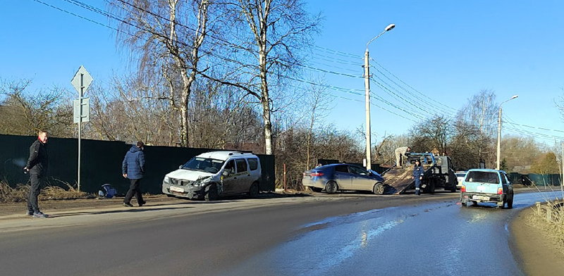 В Рыбинске утром в ДТП попали шесть машин