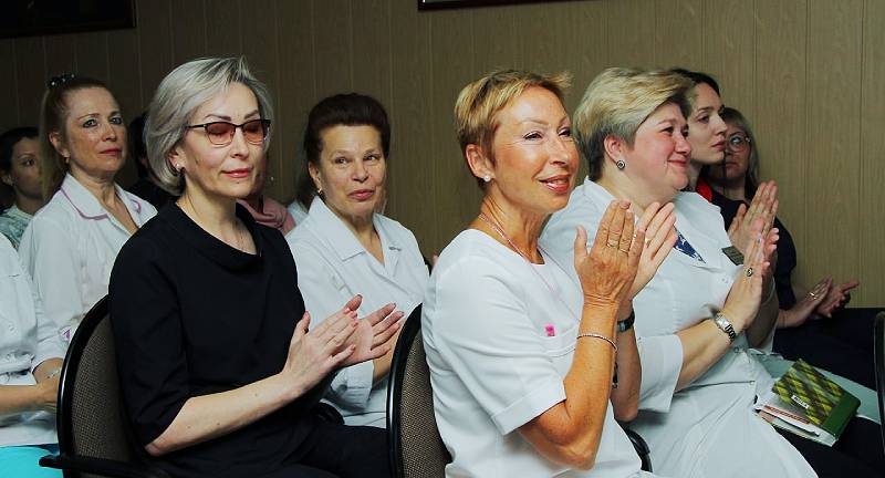 Медиков Рыбинска поздравили с профессиональным праздником