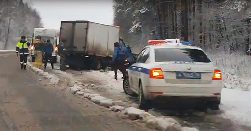 Четыре человека пострадали в ДТП на трассе Рыбинск-Ярославль