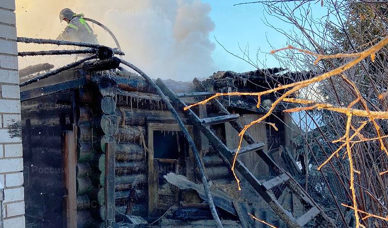 В Рыбинске горел дом в Заволжье