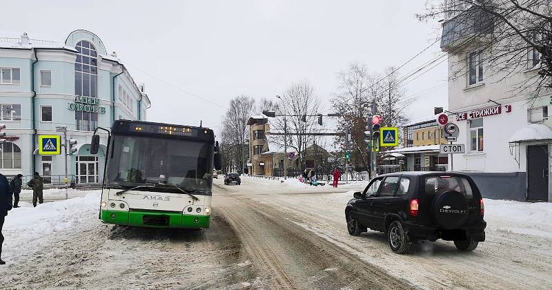 Пострадала пассажирка автобуса в Рыбинске