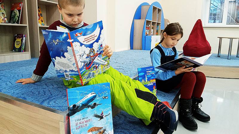 Книги о моторостроителях подарили библиотеке Рыбинска