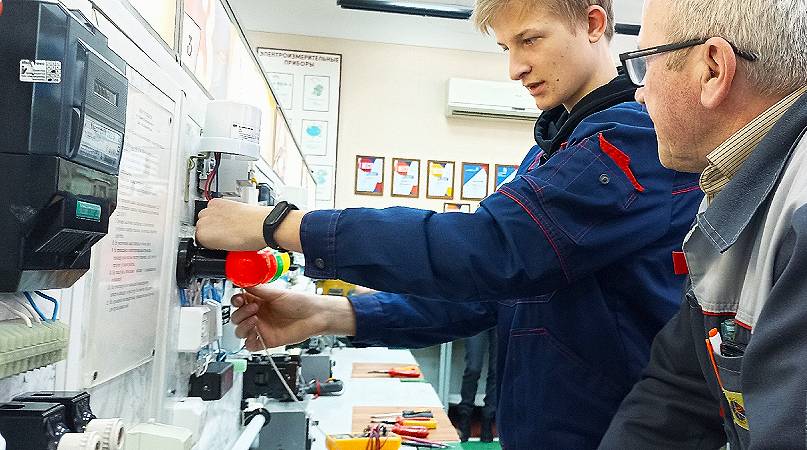 Школьники Рыбинска осваивали азы рабочих профессий