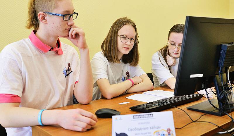9-классники Рыбинска выиграли турнир по программированию