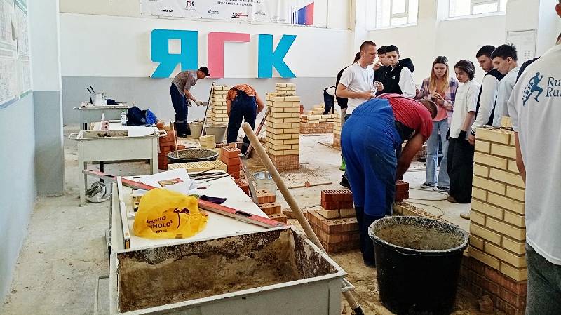 Студент из Рыбинска стал лучшим каменщиком региона