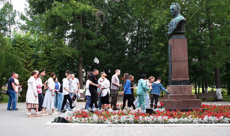 В Рыбинск вернулись участники проекта «Вахта памяти. Горсть земли»