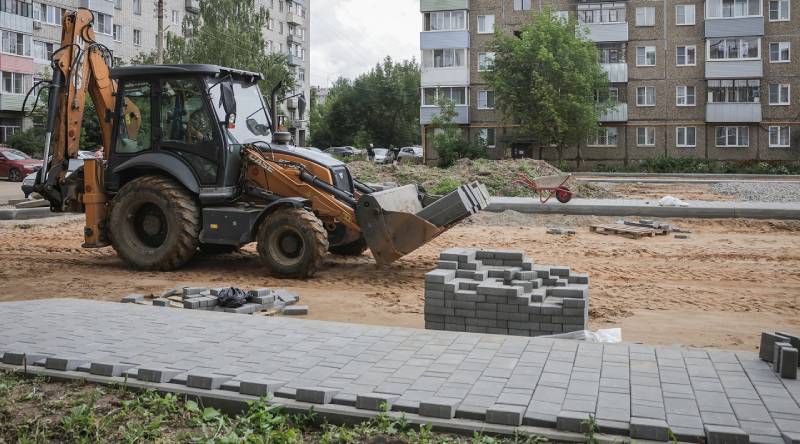 В Рыбинске ремонтируют самый большой и дорогой двор этого года