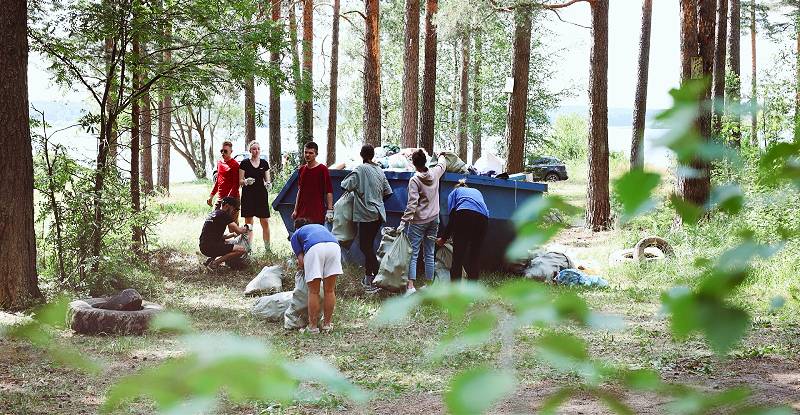 234 мешка отходов собрали в Высоковском бору