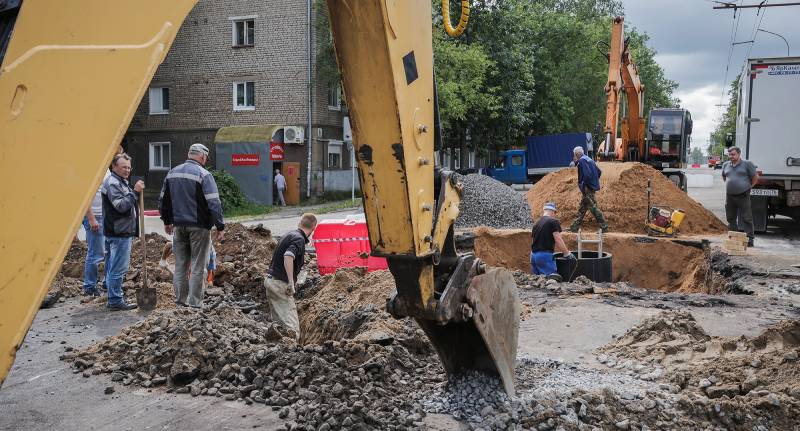 На ул. Гагарина начали укладывать асфальт