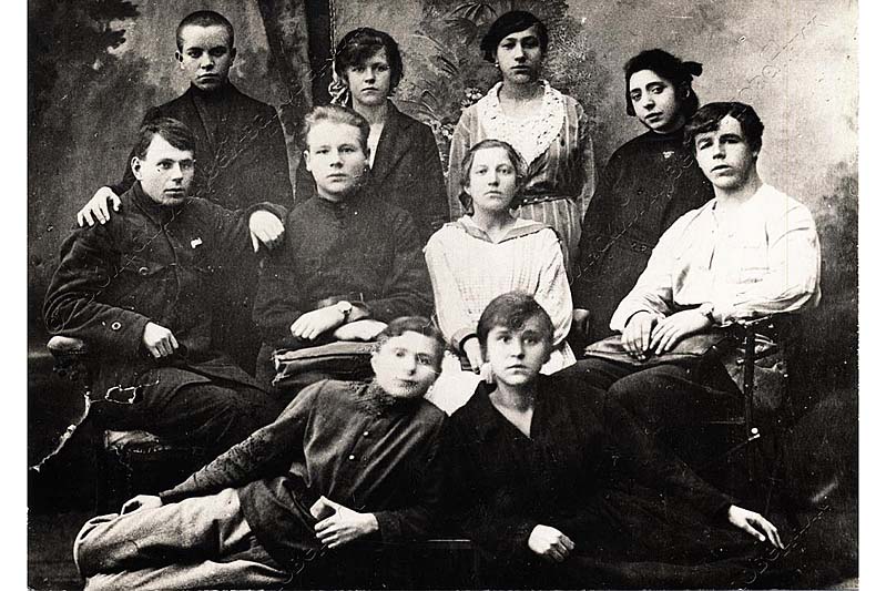 Группа первых комсомольцев Рыбинска, 1922 г.
