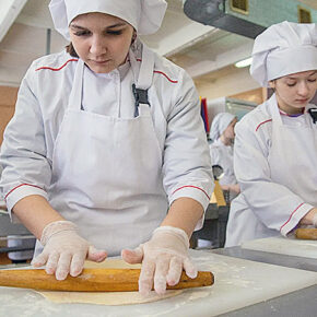 повар колледж инфраструктуры РКГИ