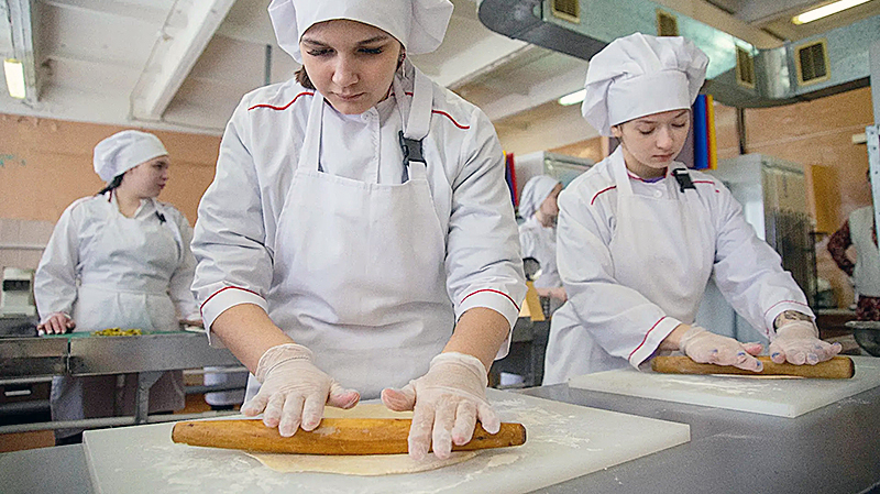 повар колледж инфраструктуры РКГИ