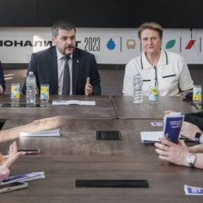 студенты колледжа