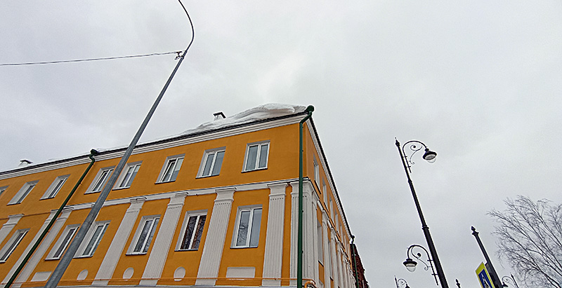 снег на кровле2