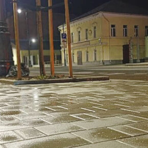 тротуары моют