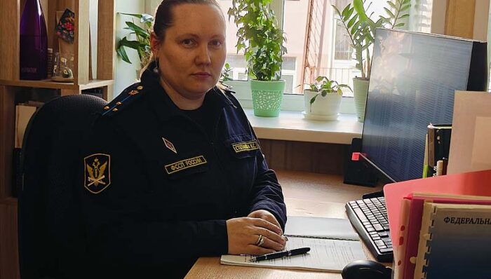 судебный пристав