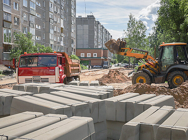 мира двор