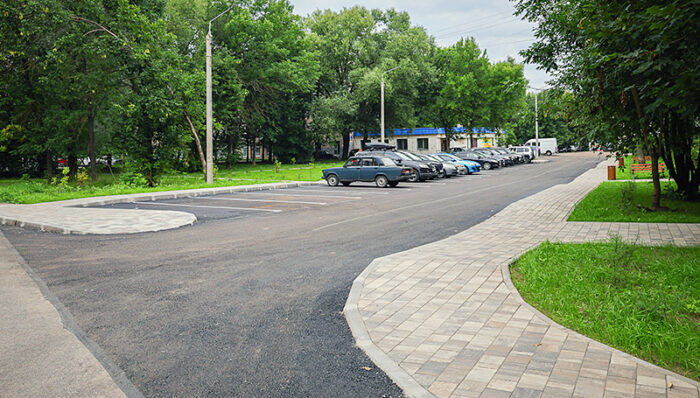 двор серова 12