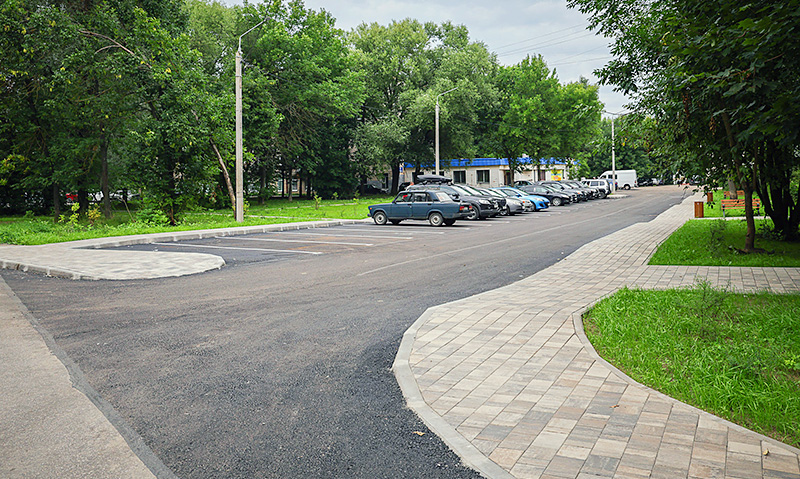 двор серова 12