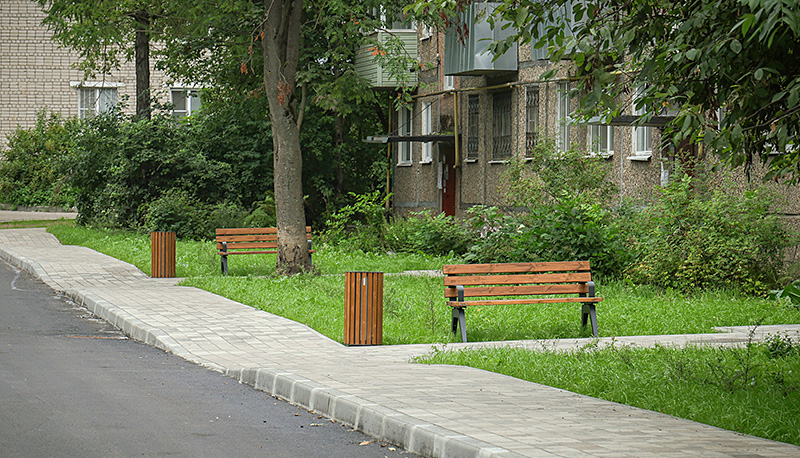 двор серова 12