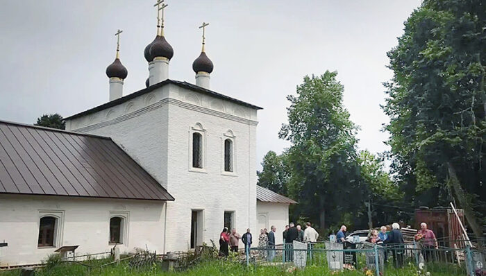 ухра спас храм вырицкий